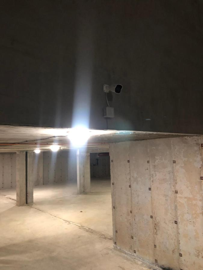 Luxury Apartment 2 Free Underground Parking Pazardzhik Eksteriør bilde